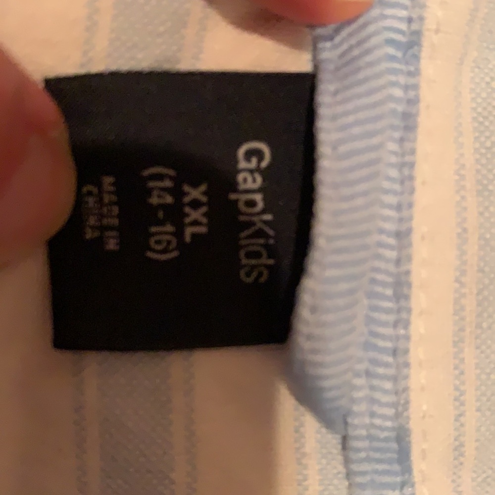 Gap kids buttoned down shirt - Picture 2 of 3
